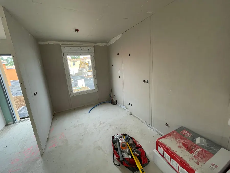 Avant : Un logement neuf livré clé en main